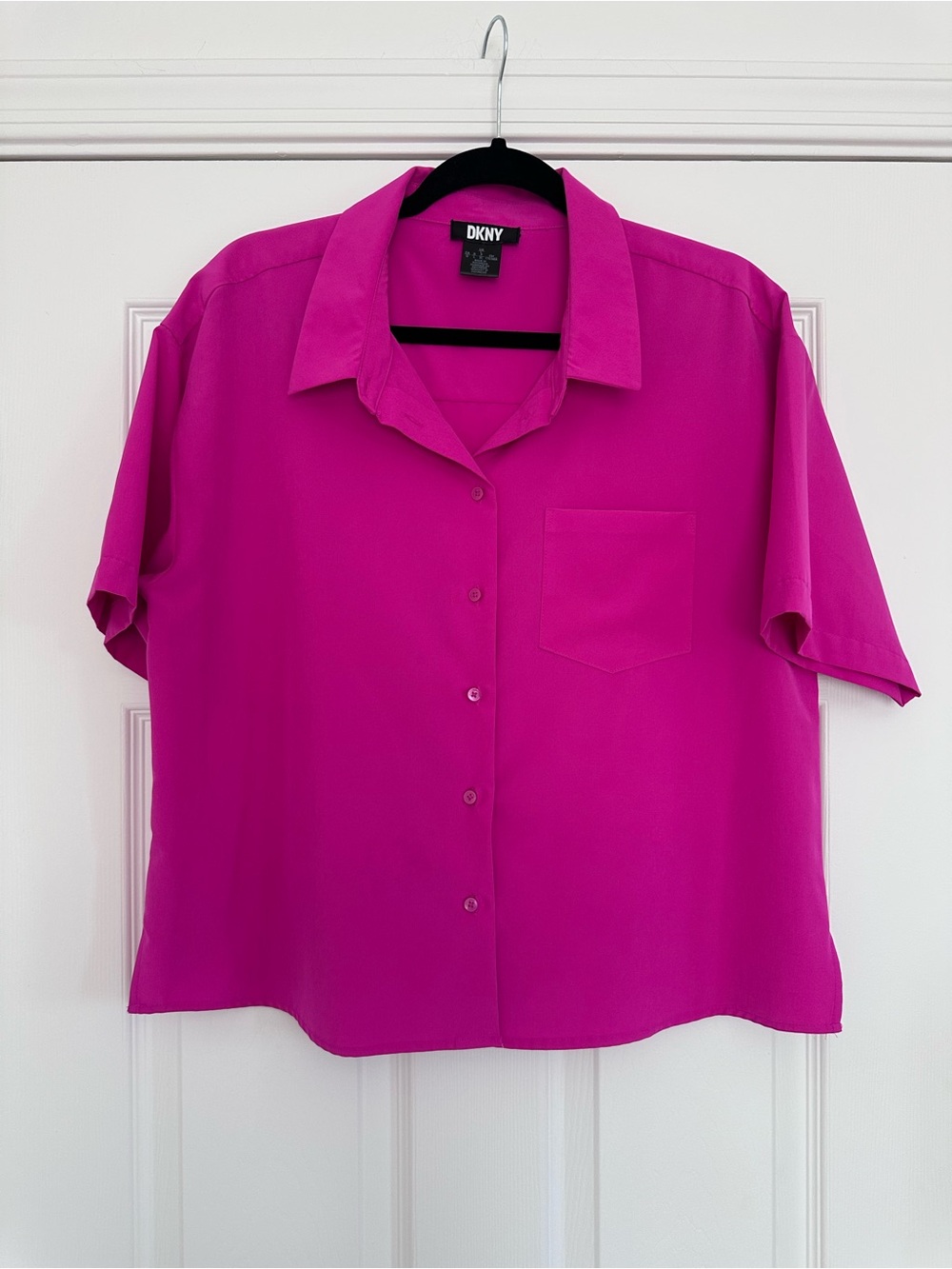 DKNY Women's Bright Fuchsia Short Sleeve Button-Down Shirt Size Large